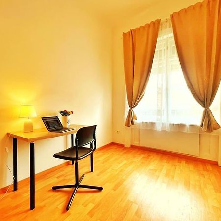 Central Spacious Flat บูดาเปสต์ ภายนอก รูปภาพ