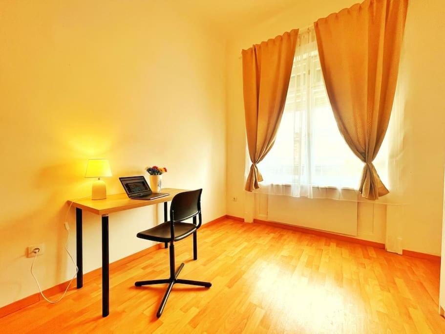 Central Spacious Flat บูดาเปสต์ ภายนอก รูปภาพ